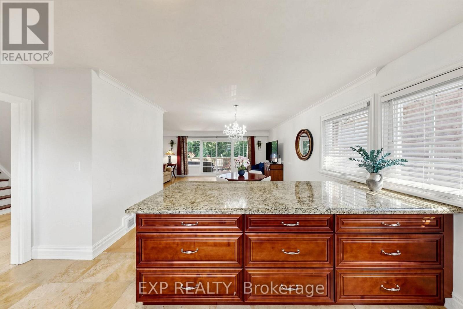 77 LETCHWORTH CRESCENT - 12