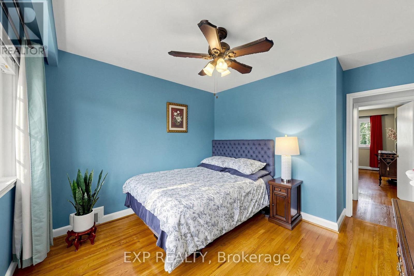 77 LETCHWORTH CRESCENT - 18