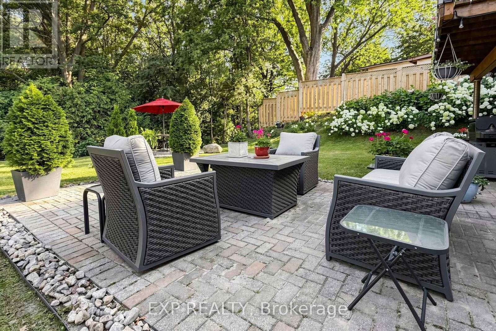77 LETCHWORTH CRESCENT - 31