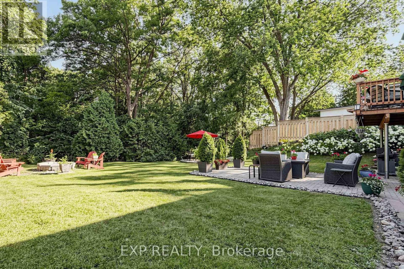 77 LETCHWORTH CRESCENT - 32
