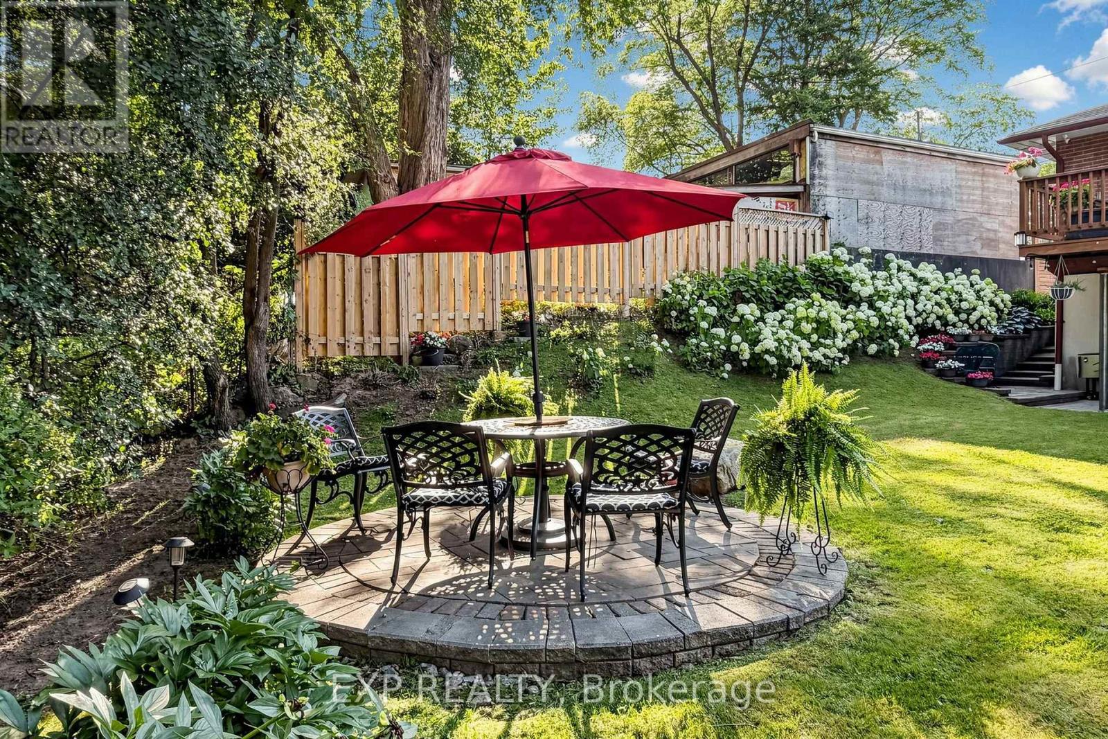 77 LETCHWORTH CRESCENT - 33
