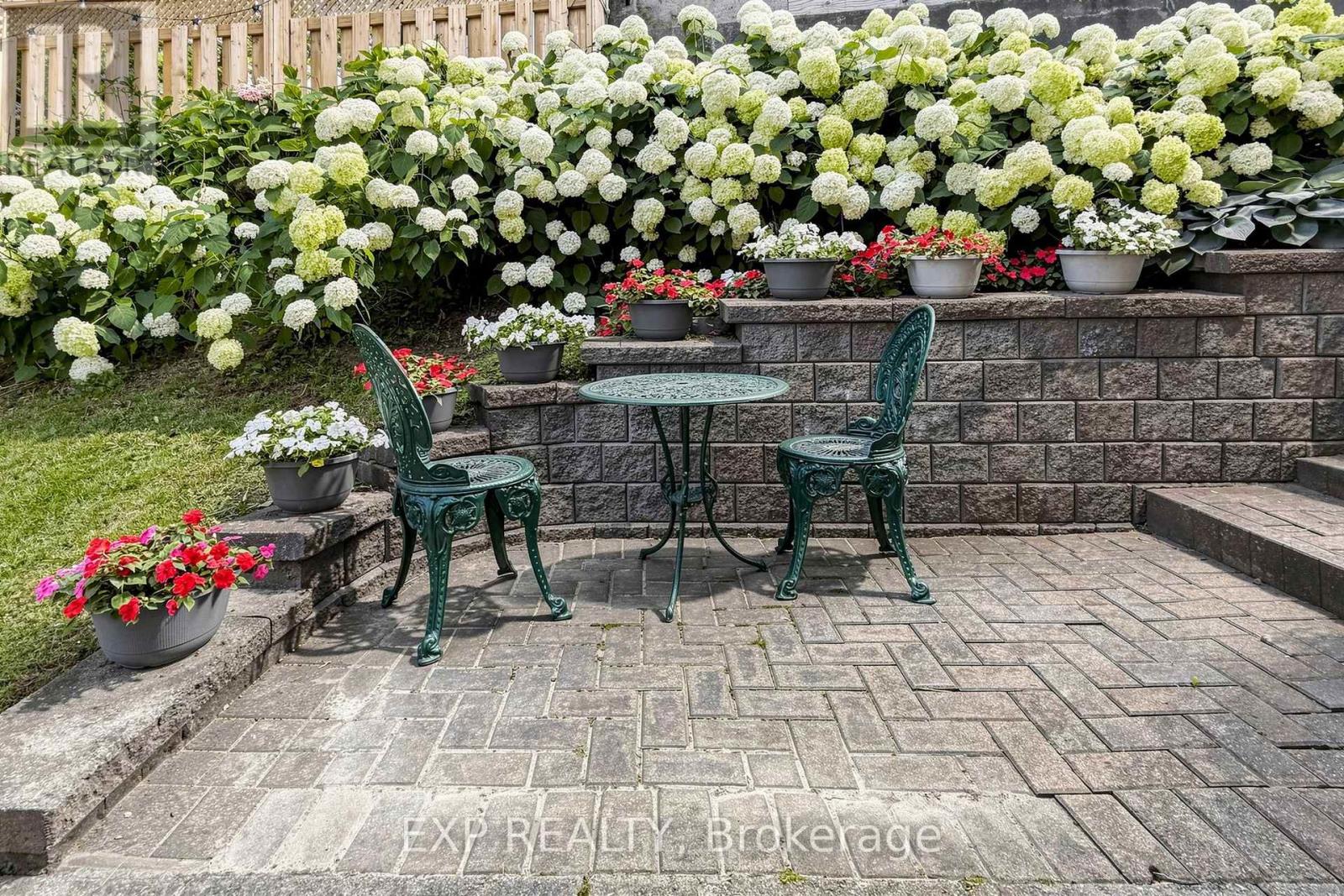77 LETCHWORTH CRESCENT - 37