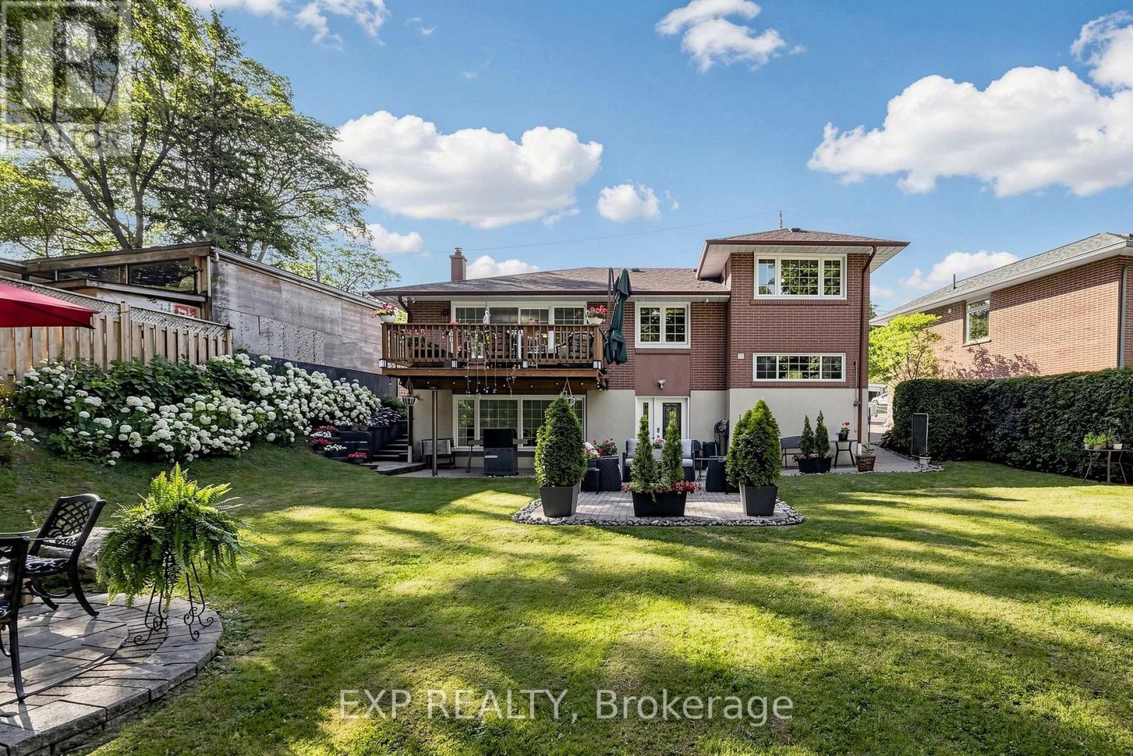 77 LETCHWORTH CRESCENT - 38