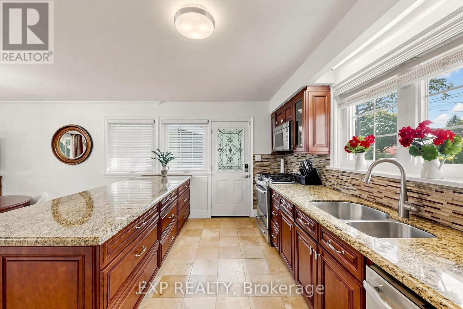 77 LETCHWORTH CRESCENT - 9