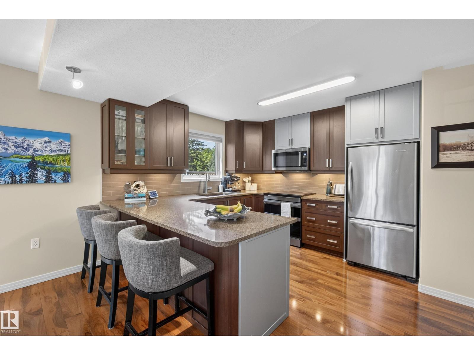 10746 University AV NW NW - 14