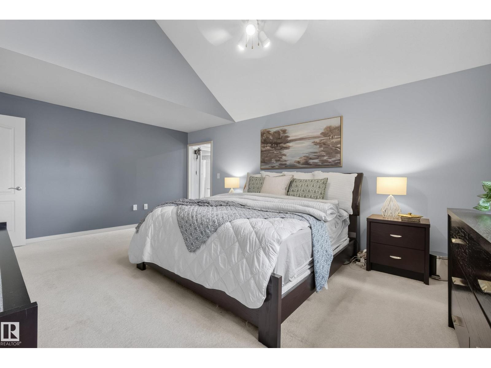 10746 University AV NW NW - 27