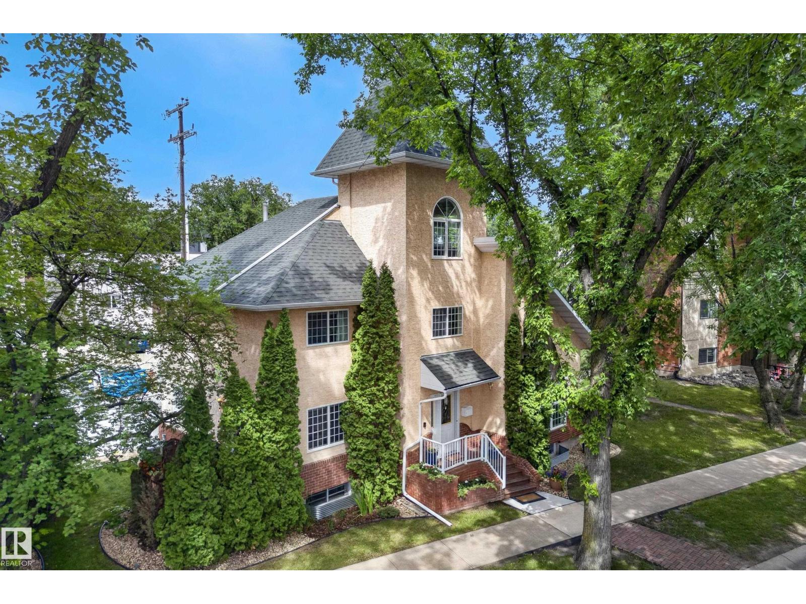 10746 University AV NW NW - 4