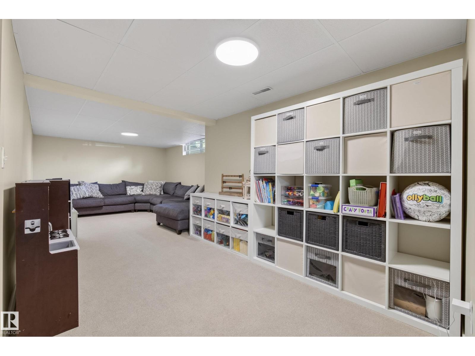 10746 University AV NW NW - 38