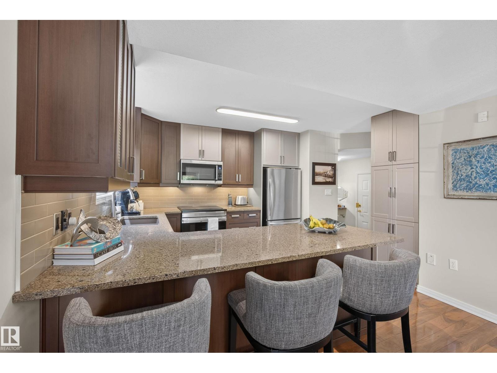 10746 University AV NW NW - 15