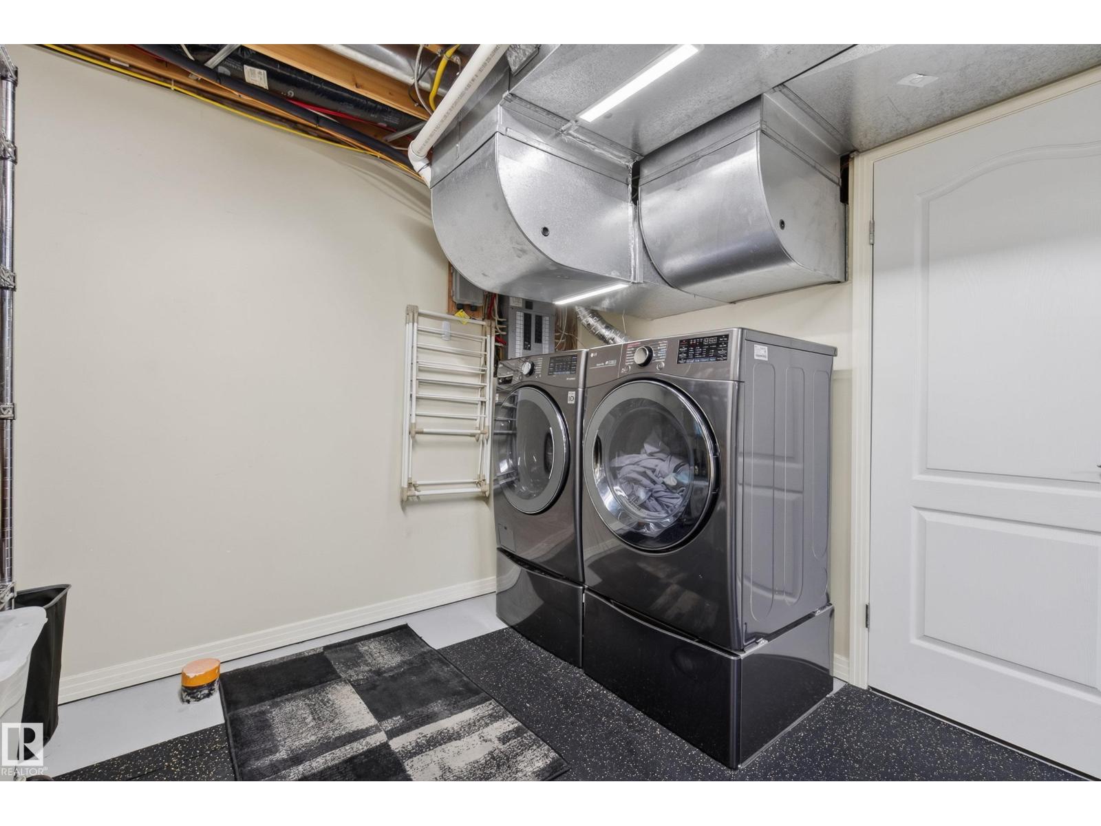 10746 University AV NW NW - 43