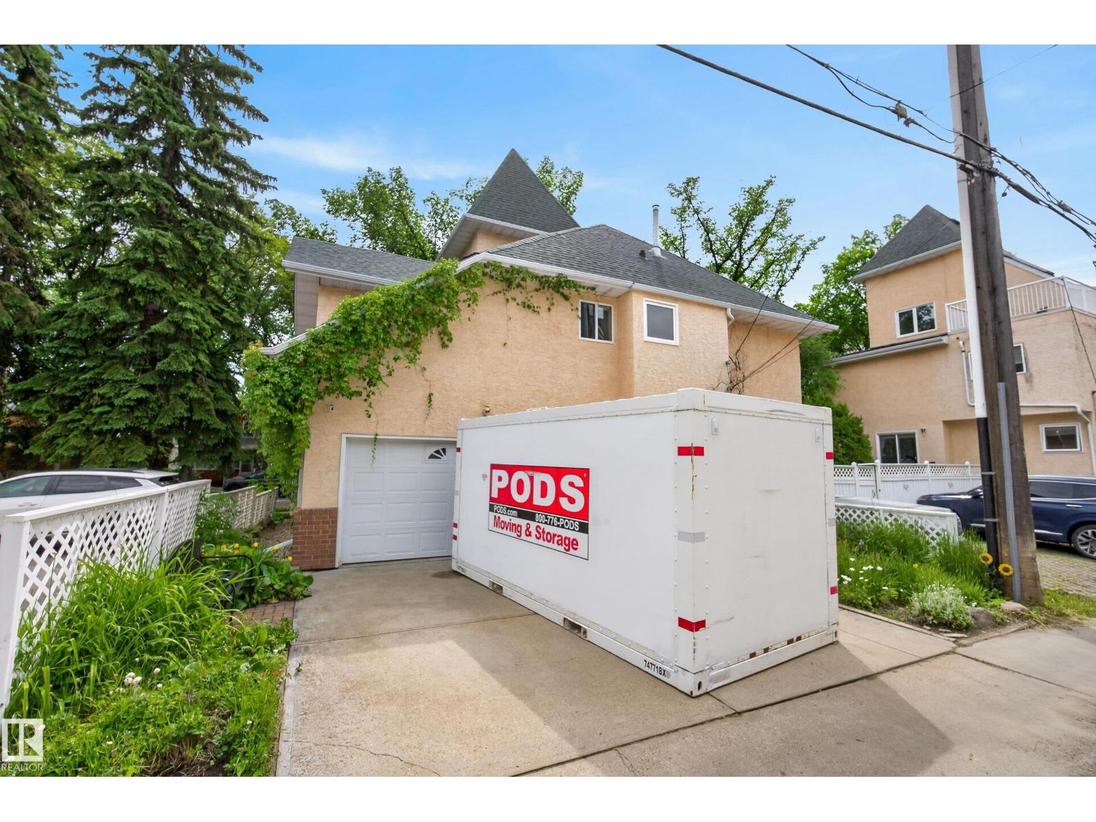 10746 University AV NW NW - 51