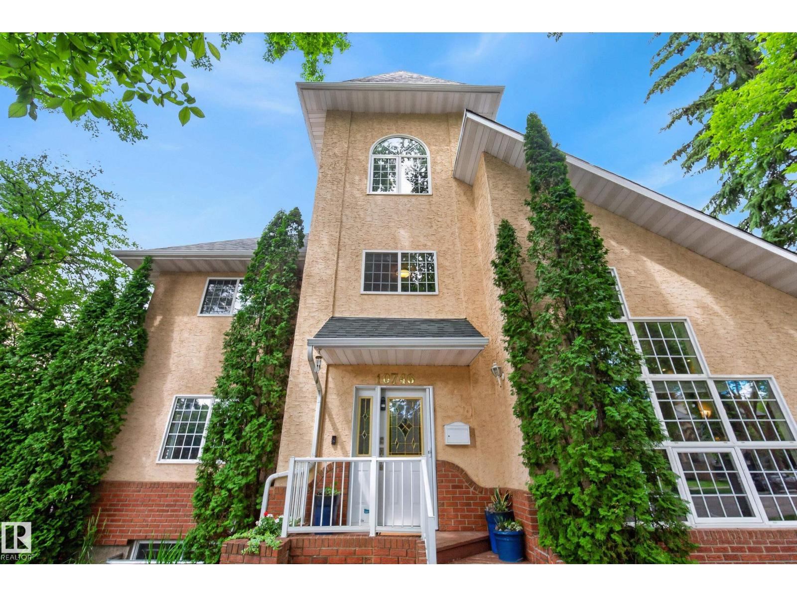 10746 University AV NW NW - 46
