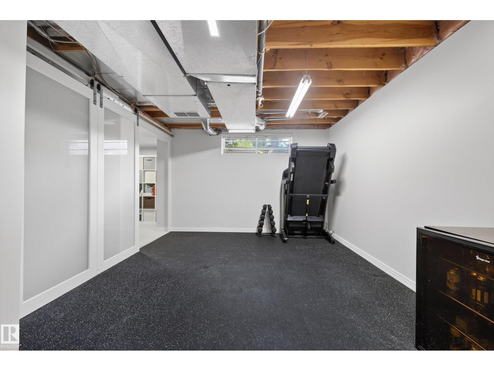 10746 University AV NW NW - 42