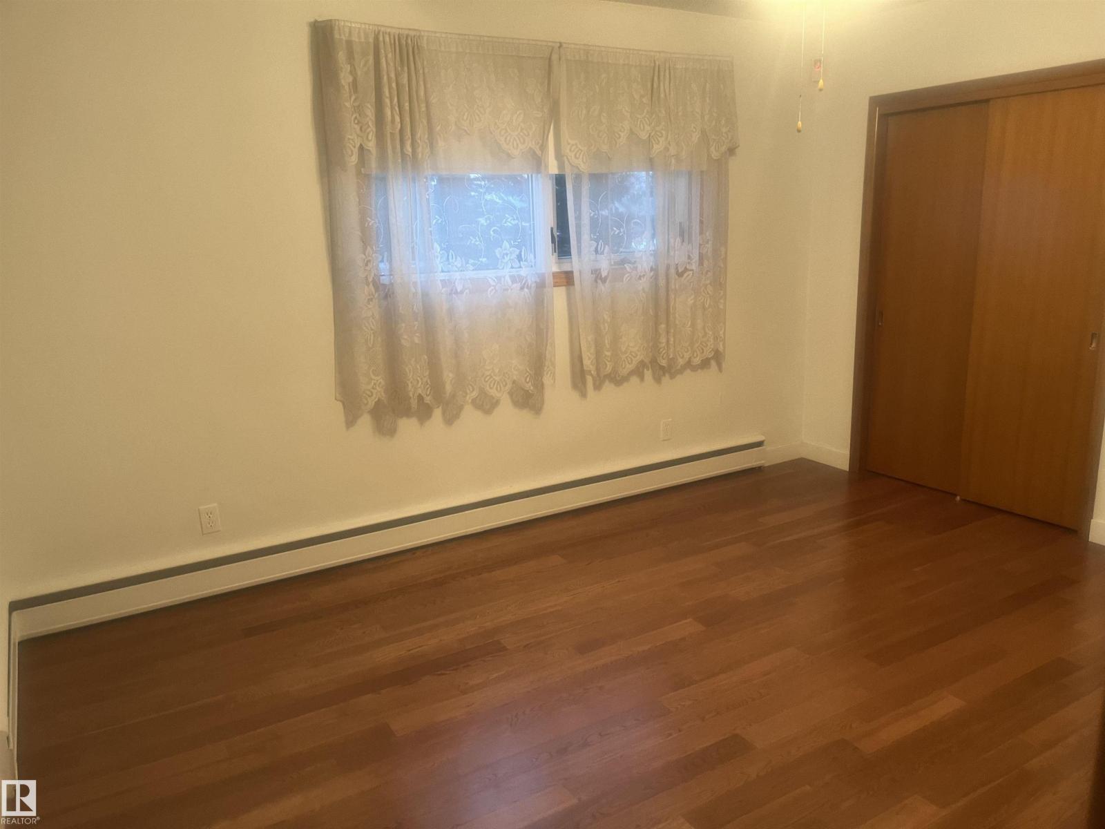 8736 72 ST NW NW - 20