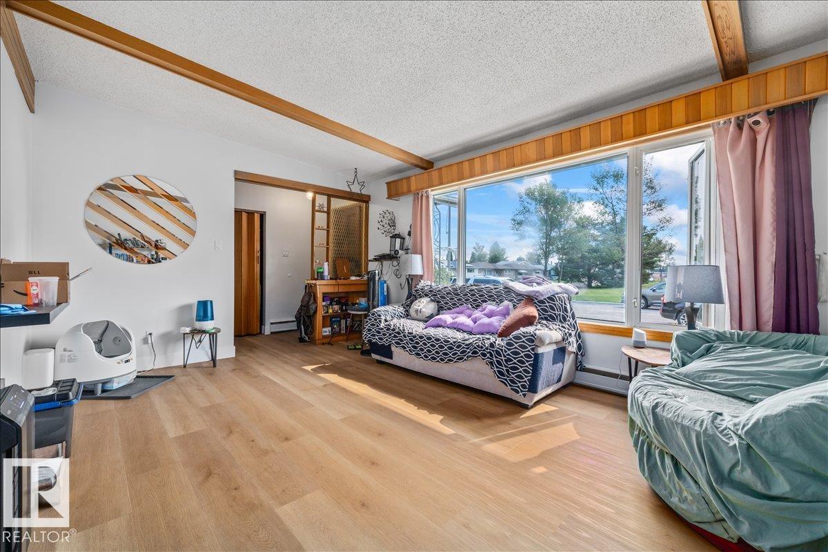 8736 72 ST NW NW - 11