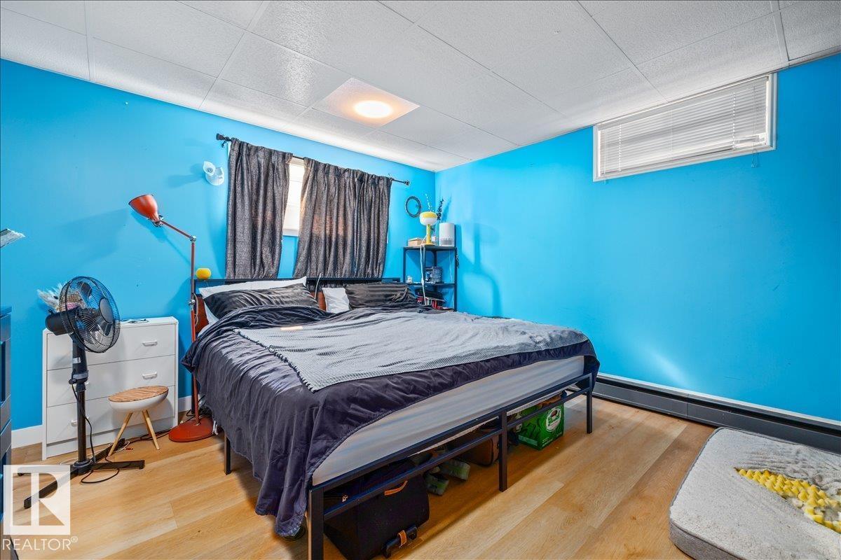 8736 72 ST NW NW - 33