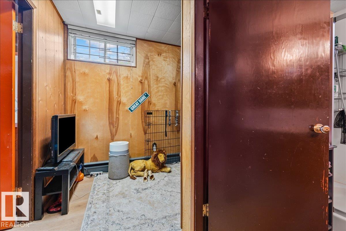 8736 72 ST NW NW - 36