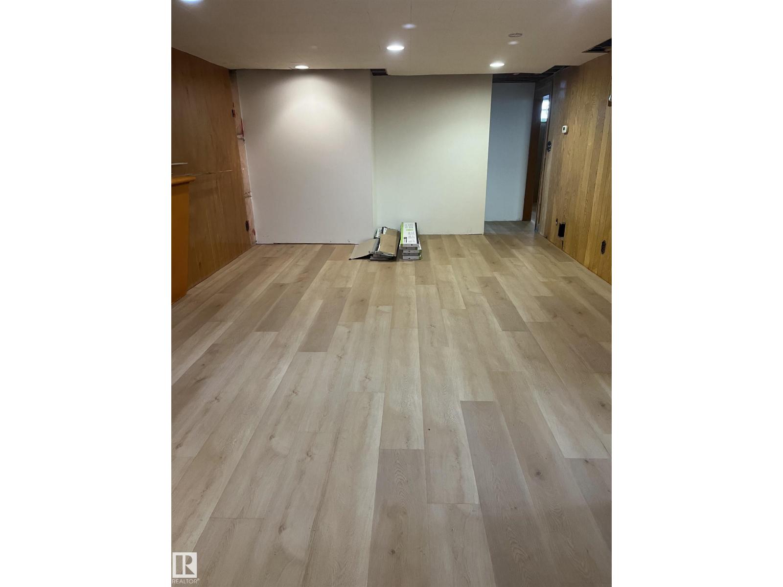 8736 72 ST NW NW - 25