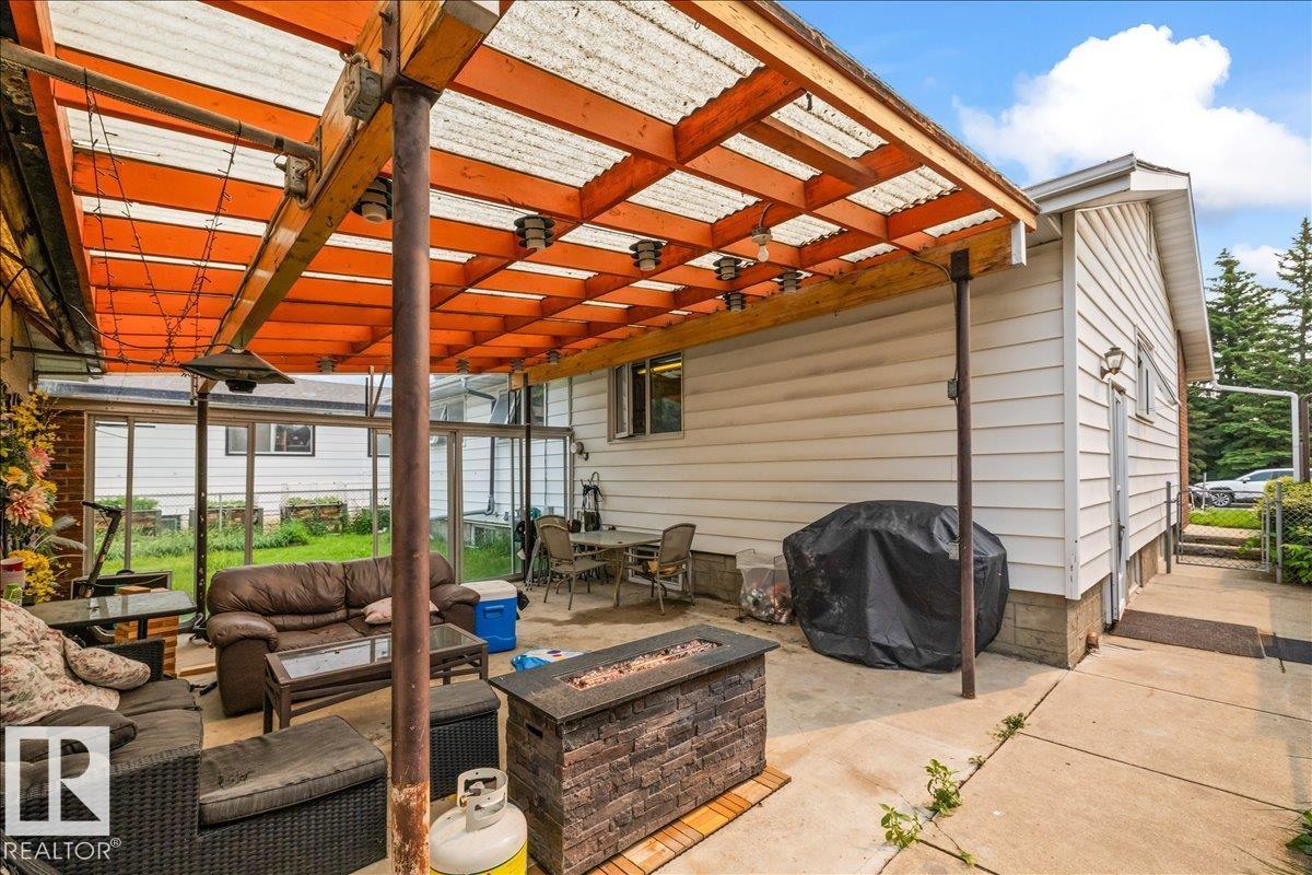 8736 72 ST NW NW - 40