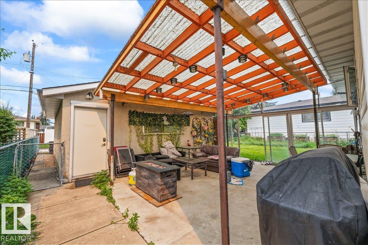 8736 72 ST NW NW - 38