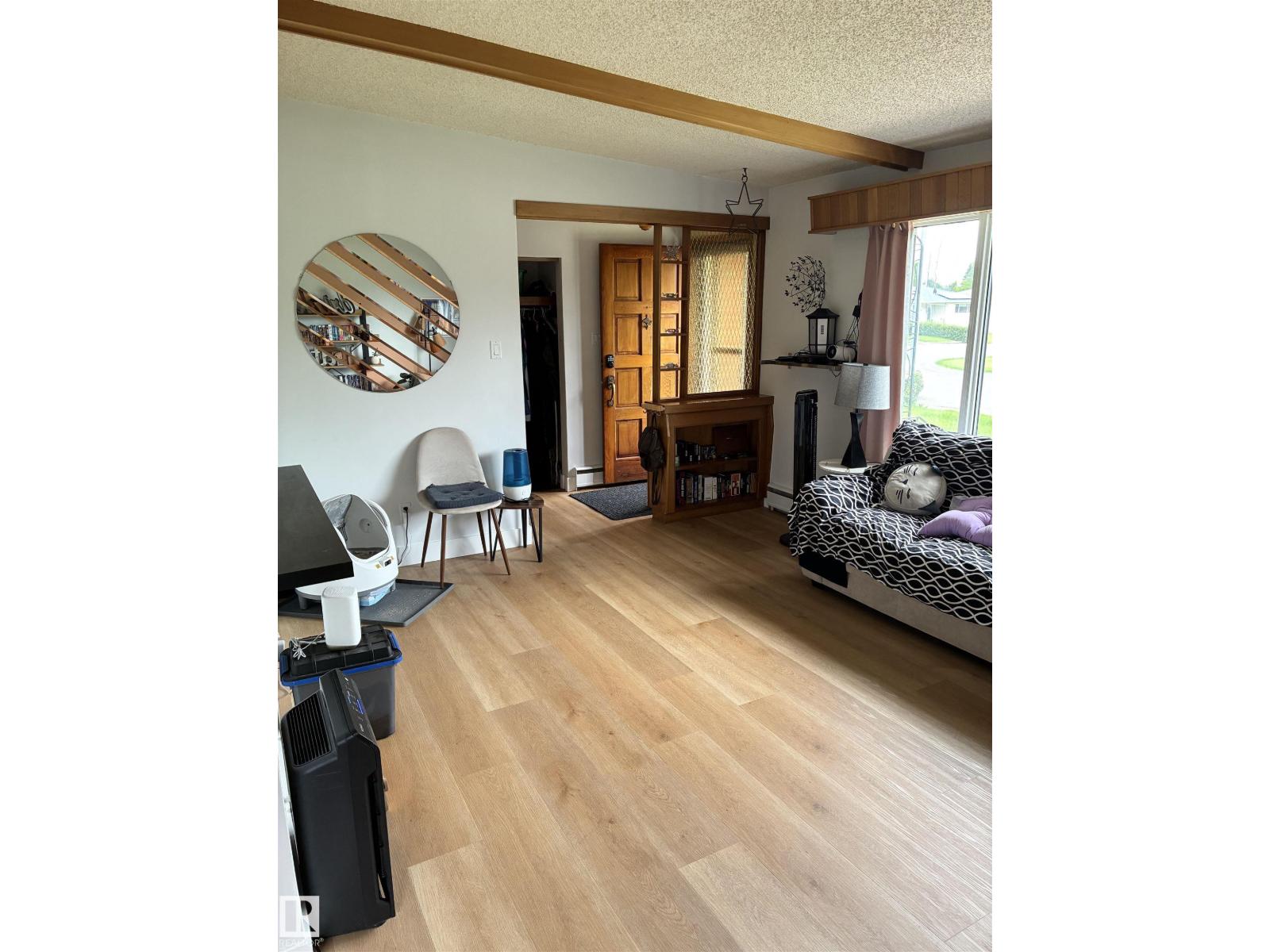 8736 72 ST NW NW - 9