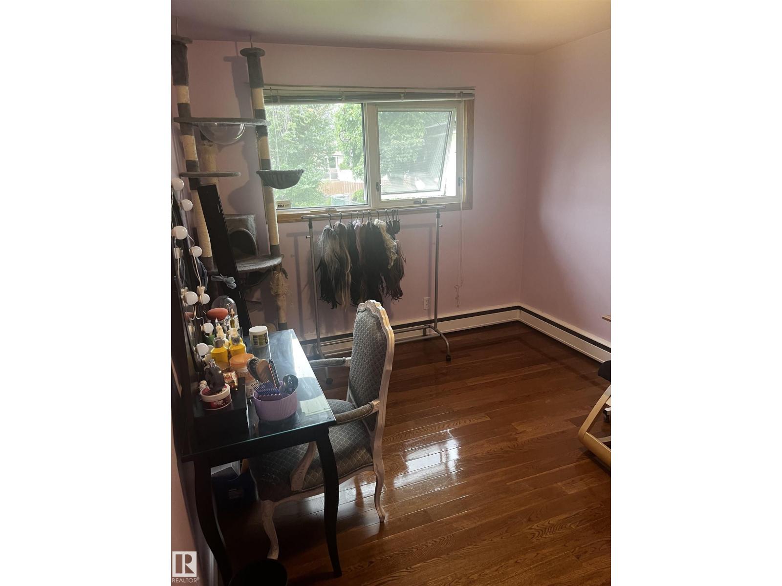 8736 72 ST NW NW - 21