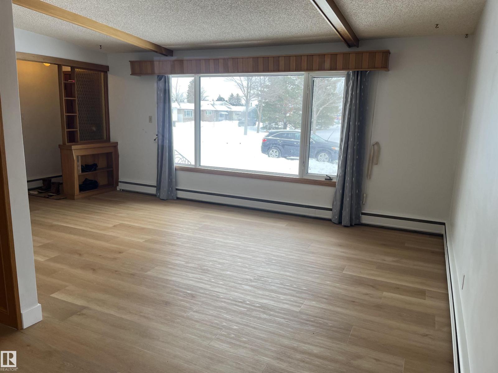 8736 72 ST NW NW - 8