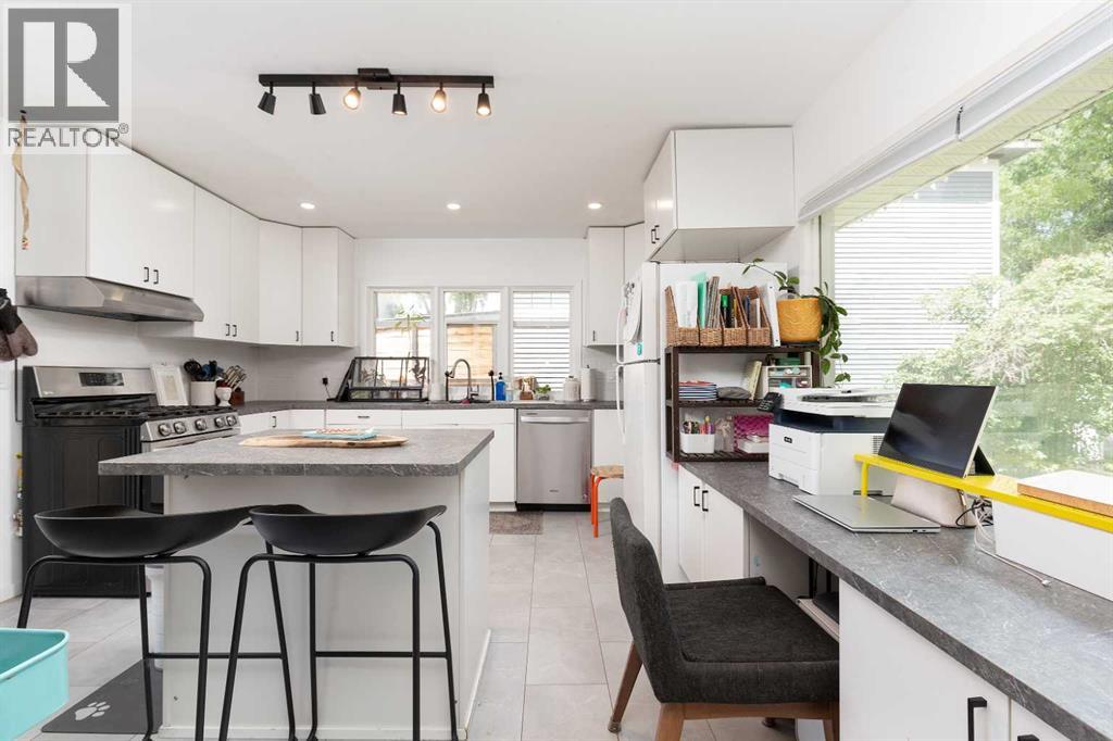 910 8 Street S - 10
