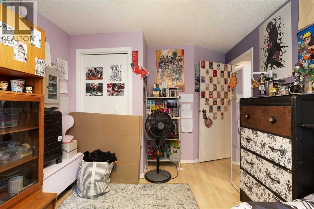910 8 Street S - 21