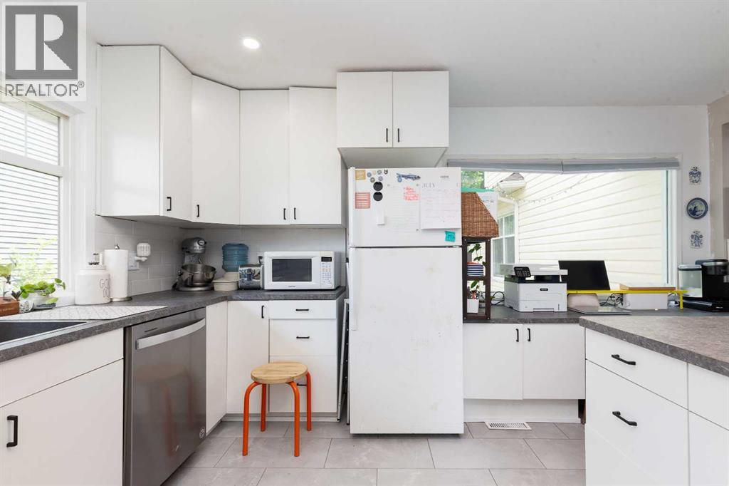 910 8 Street S - 11