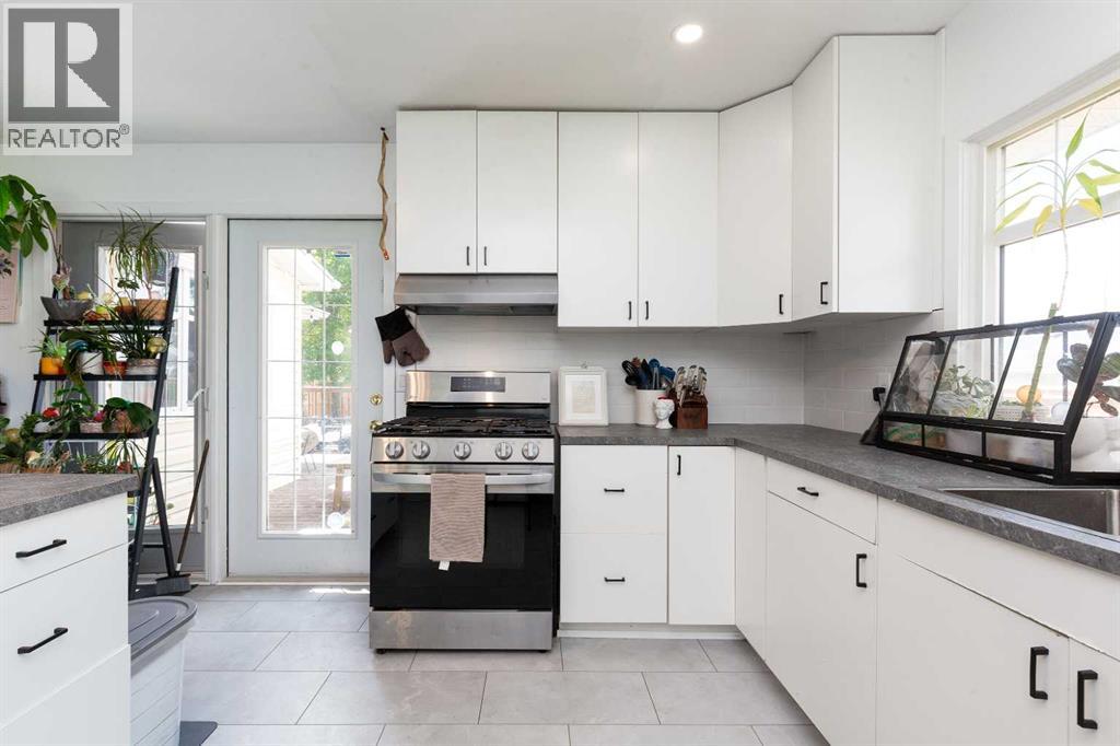 910 8 Street S - 13