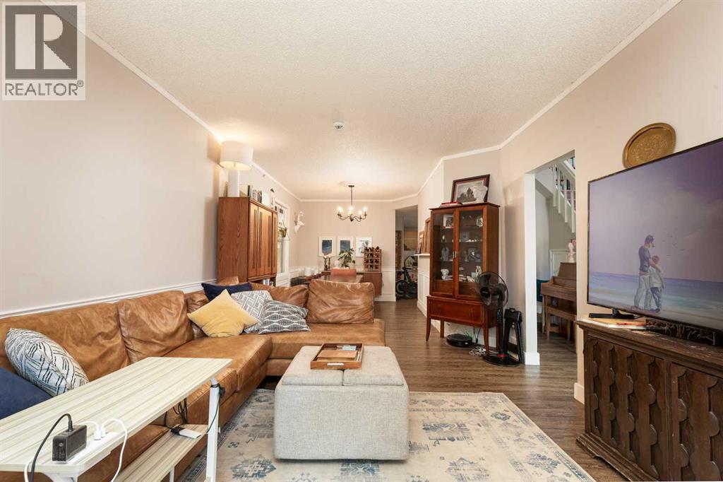 910 8 Street S - 6