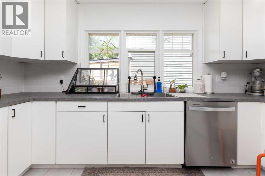 910 8 Street S - 12