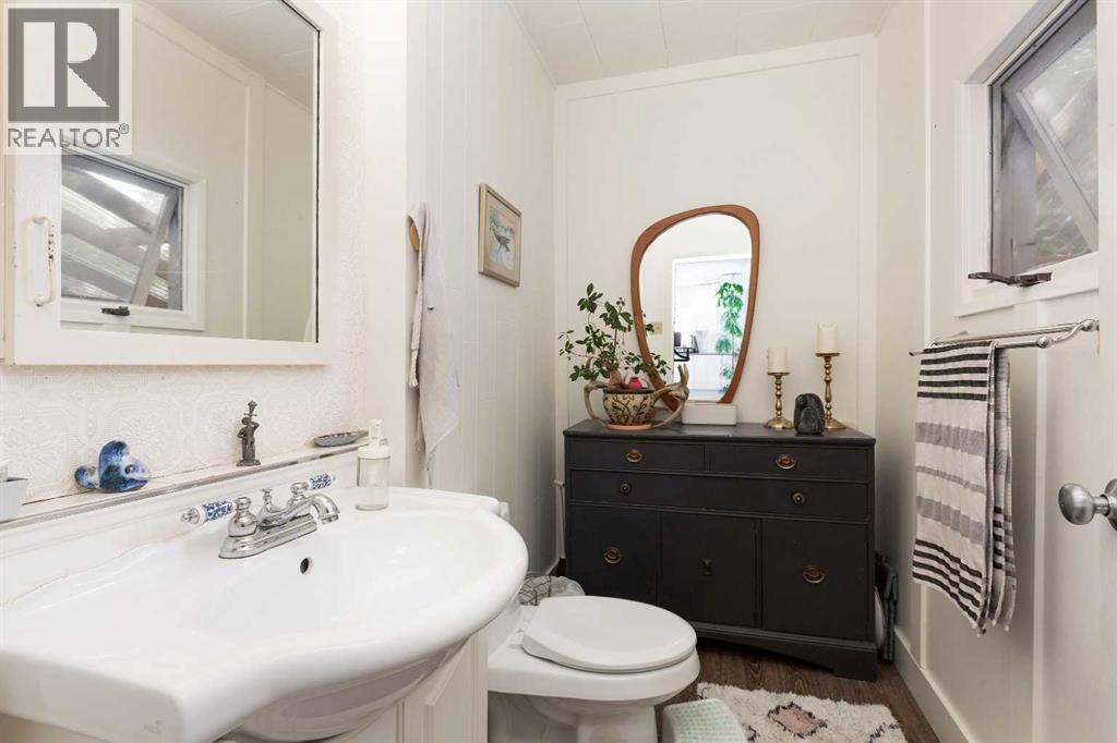 910 8 Street S - 16