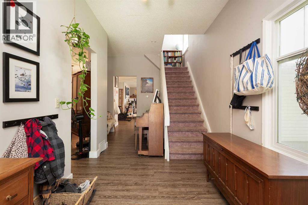 910 8 Street S - 4