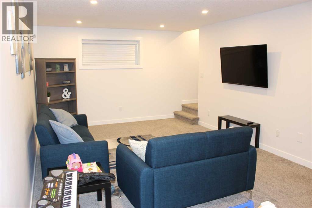 251 Crescent Avenue - 16