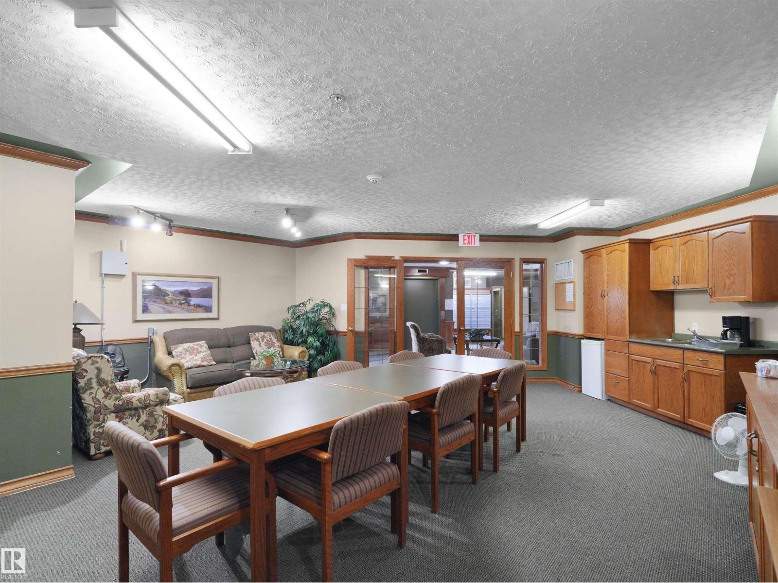 #203 9760 174 ST NW - 28