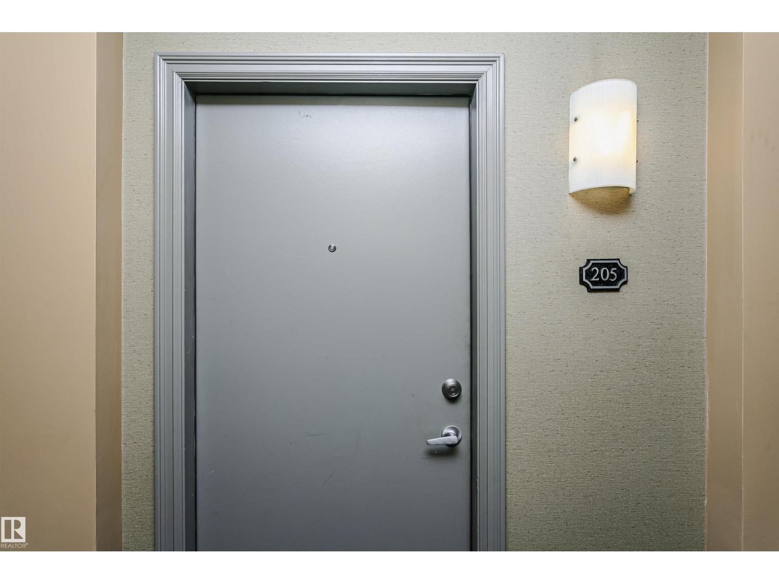 #205 226 MACEWAN RD SW - 3