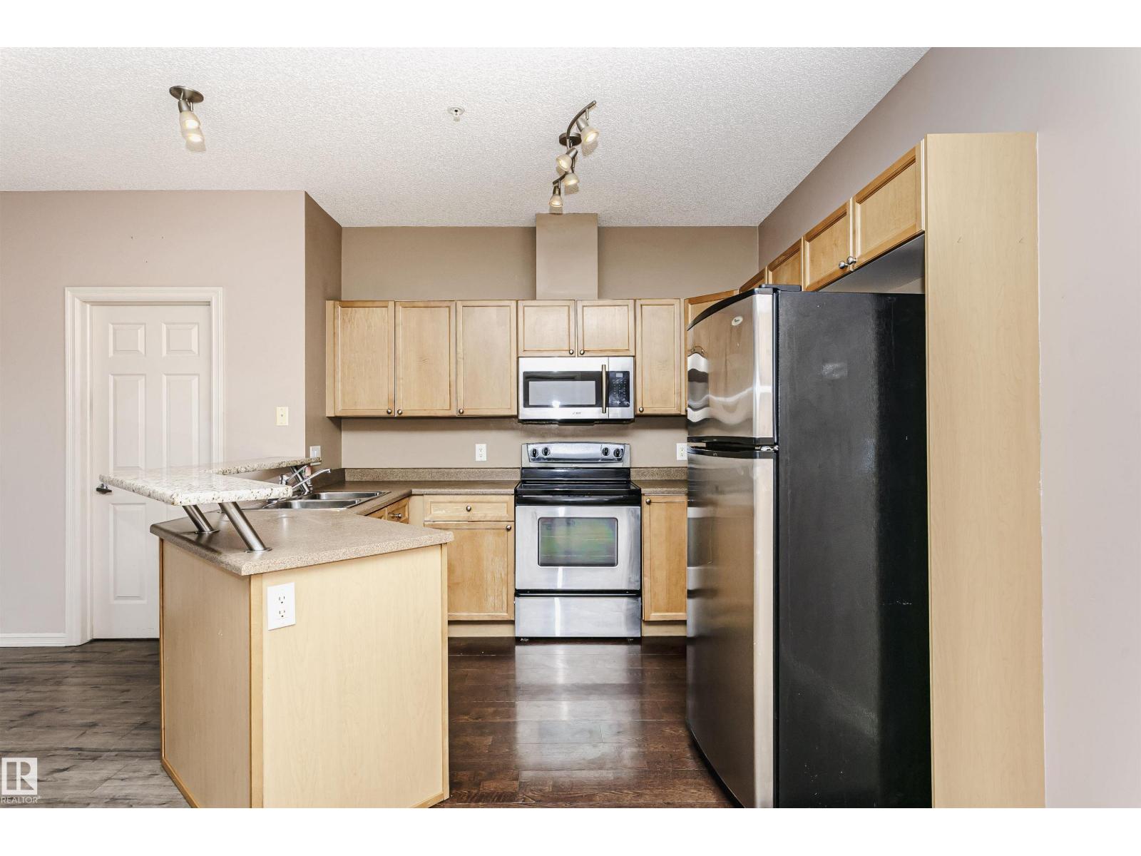 #205 226 MACEWAN RD SW - 10