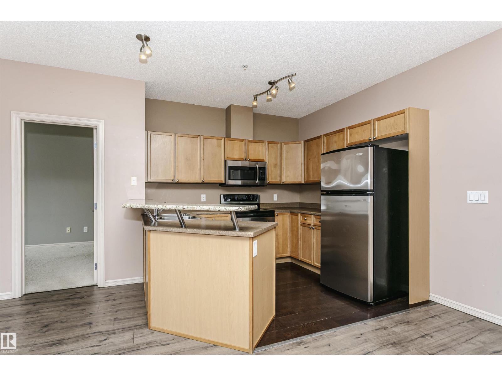 #205 226 MACEWAN RD SW - 9
