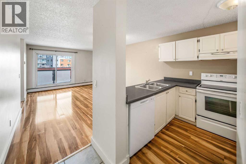 #303 1915 26 Street SW - 2