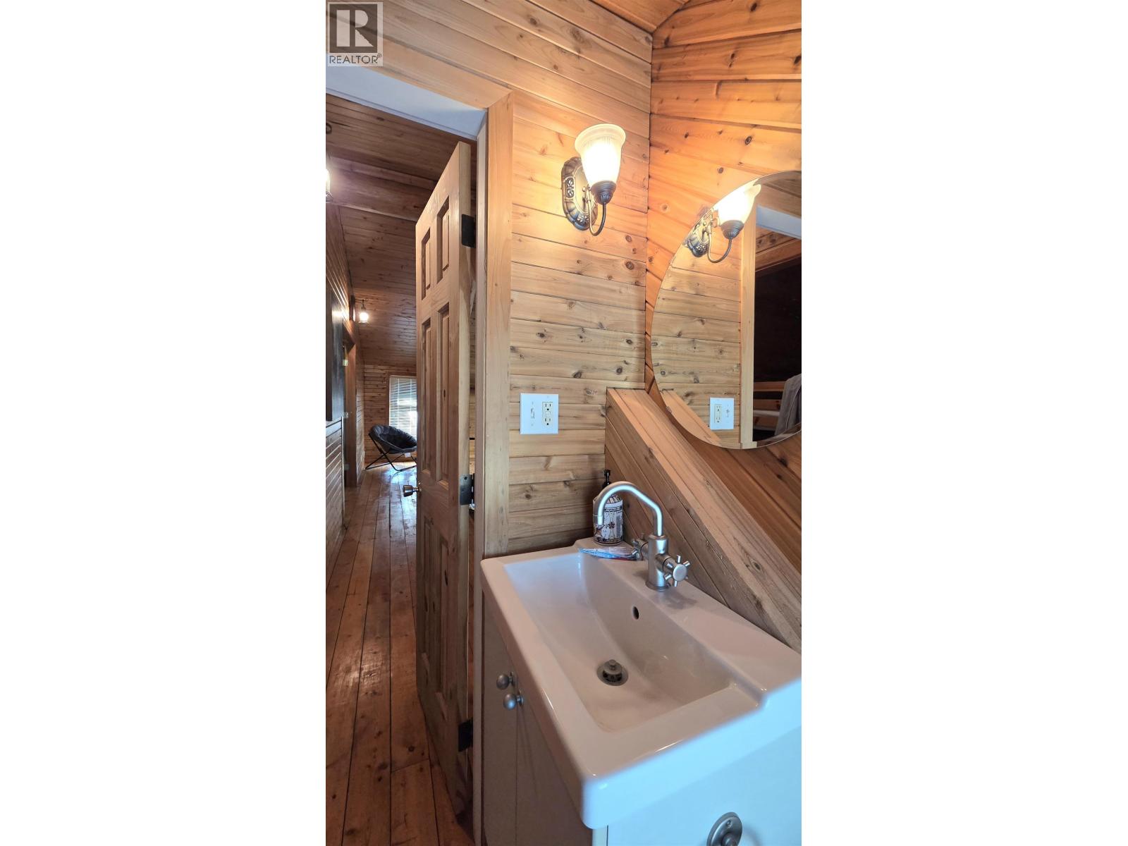 4619 CAVERLY ROAD, Lac La Hache