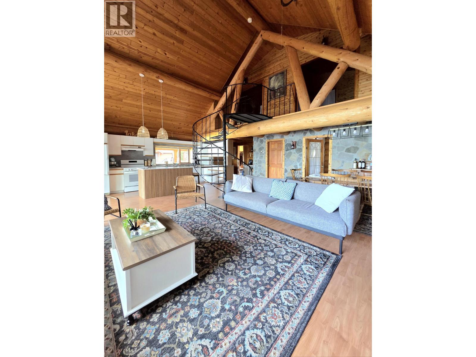 4619 CAVERLY ROAD, Lac La Hache