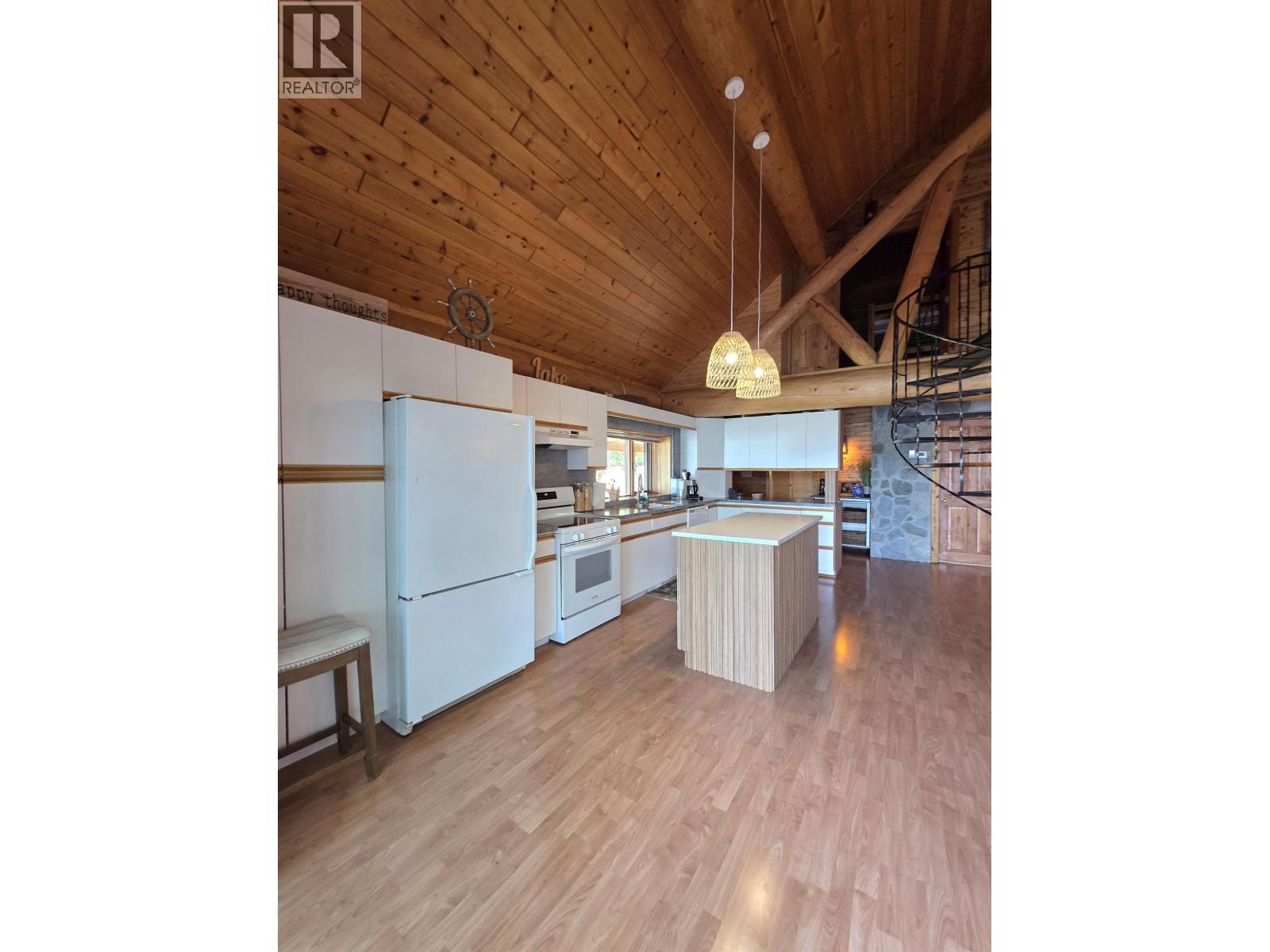 4619 CAVERLY ROAD, Lac La Hache