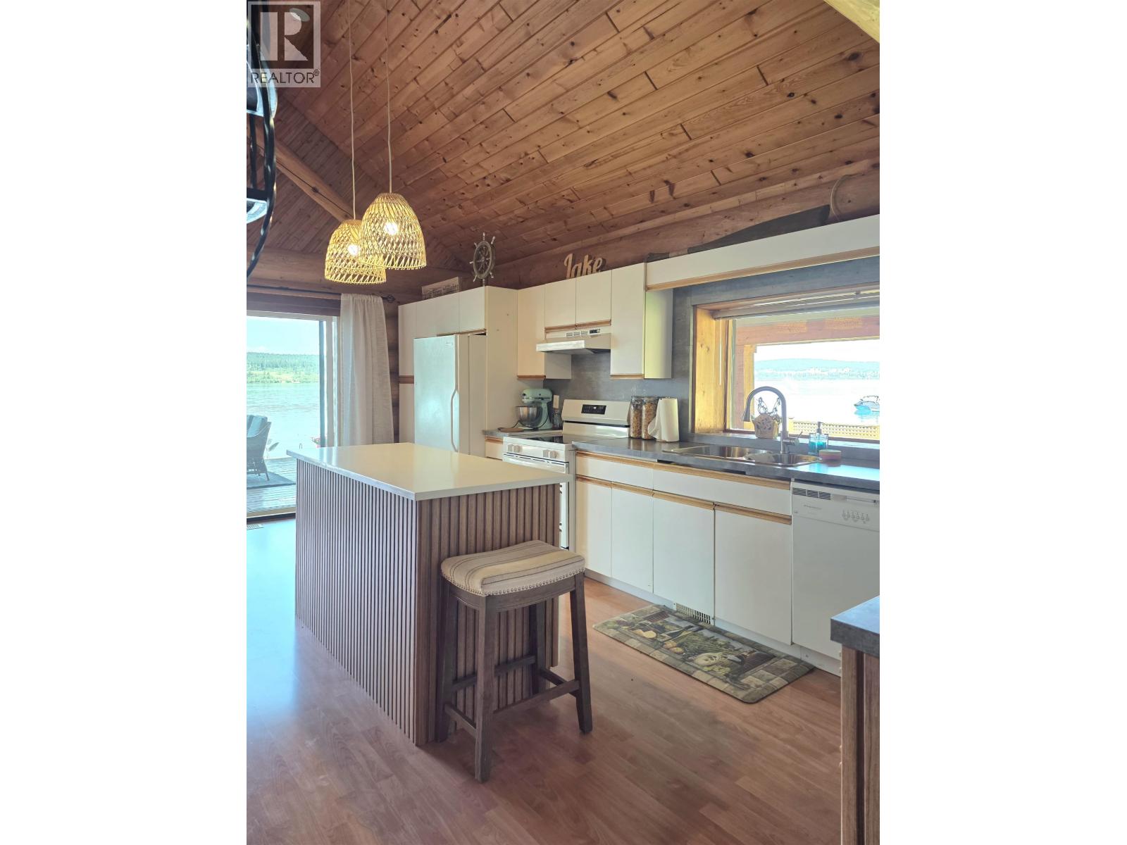 4619 CAVERLY ROAD, Lac La Hache