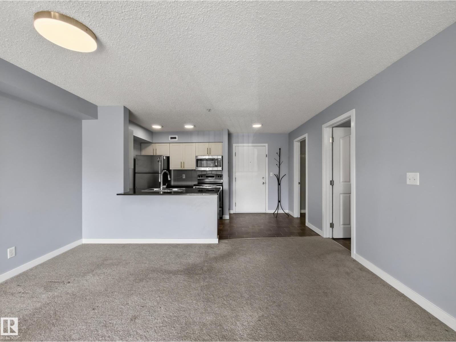 #217 12045 22 AV SW - 15