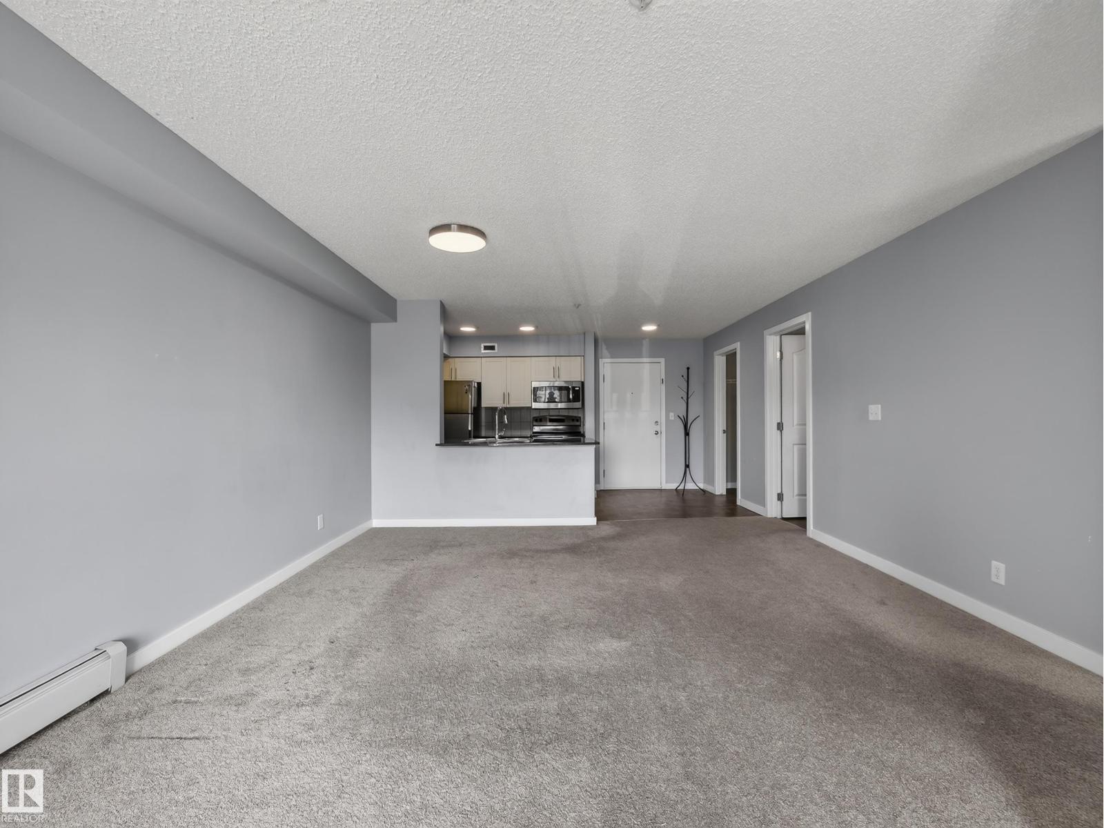 #217 12045 22 AV SW - 29