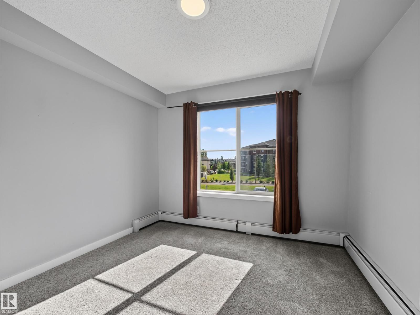 #217 12045 22 AV SW - 32