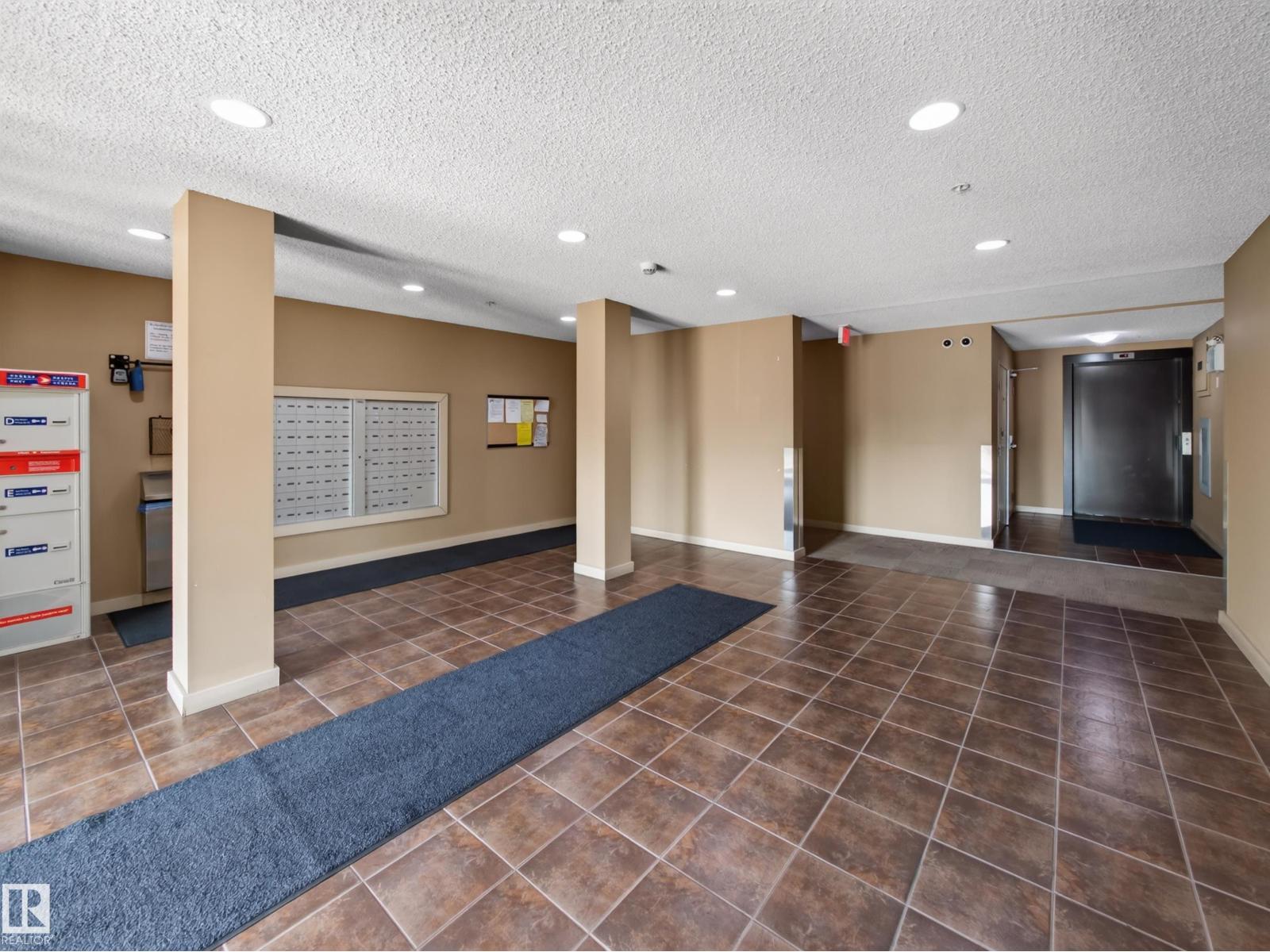 #217 12045 22 AV SW - 47