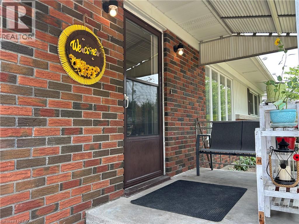3-bedroom home for sale at 20 FOSTER Street, Simcoe ON · photo 4 of 41